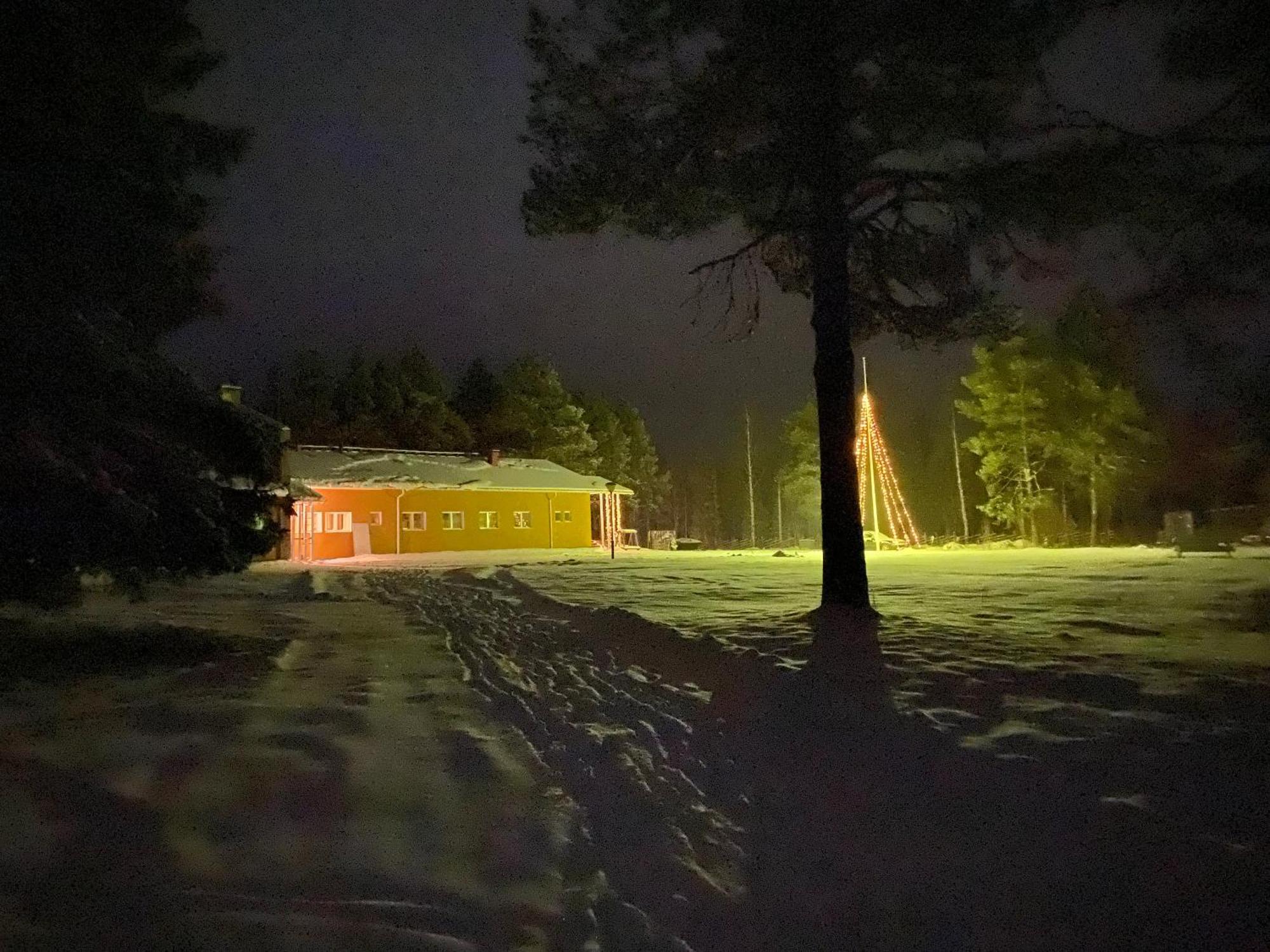 Hotel Majatalo Jurtta à Rautuskylä Extérieur photo